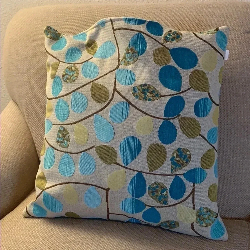 Calitime Pillow Cover with Insert New
